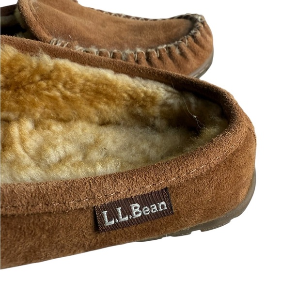 L.L. Bean Women’s Suede Moccasins Camp Genuine shearling lamb Rubber outsole 8 - Picture 2 of 10